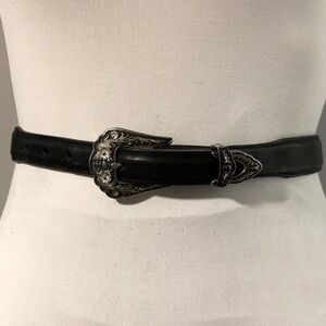 Dun Dee Western Women’s Black Leather Belt Ornate Silver and Black Buckle Sz 30